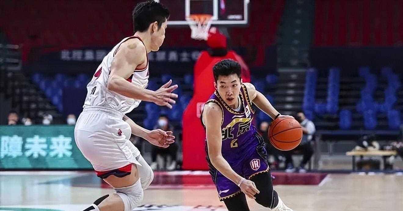 包含CBA季后赛首轮：新疆男篮客场击败广厦，总比分2-0晋级下一轮的词条