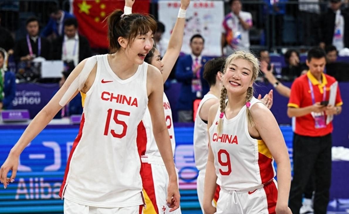 中国女篮豪取五连胜夺得赛季冠军