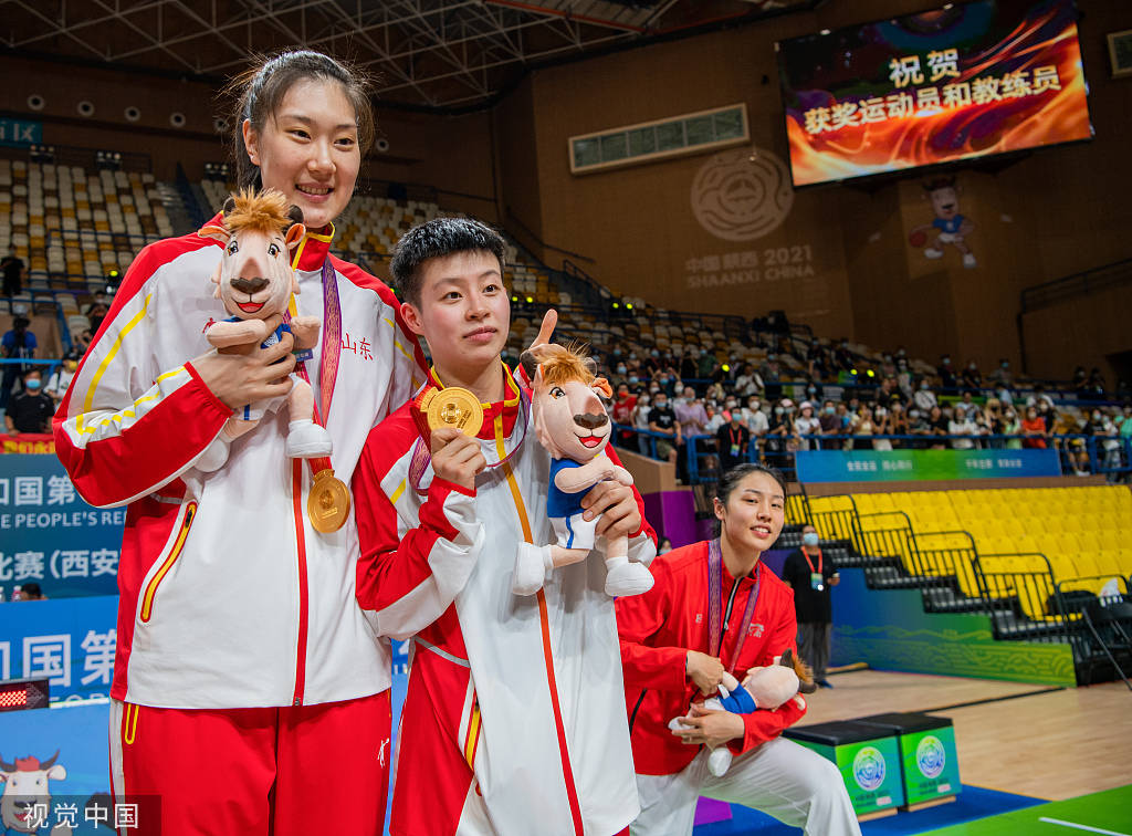 中国女篮豪取五连胜夺得赛季冠军