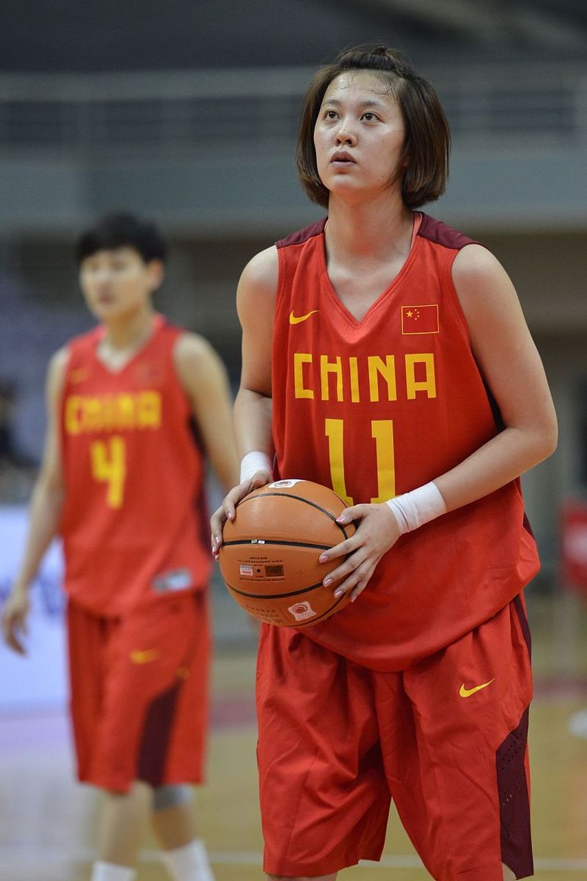 建业江苏实现绝地逆转，球迷欢呼雀跃